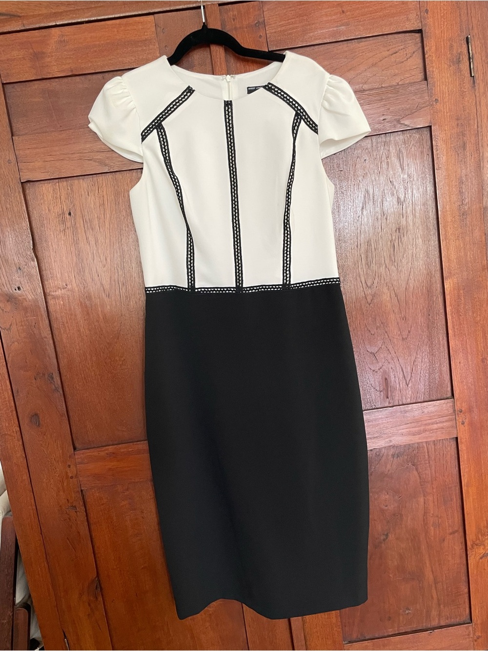 Maggy London Black and White Cap-Sleeve Midi Sheath Dress